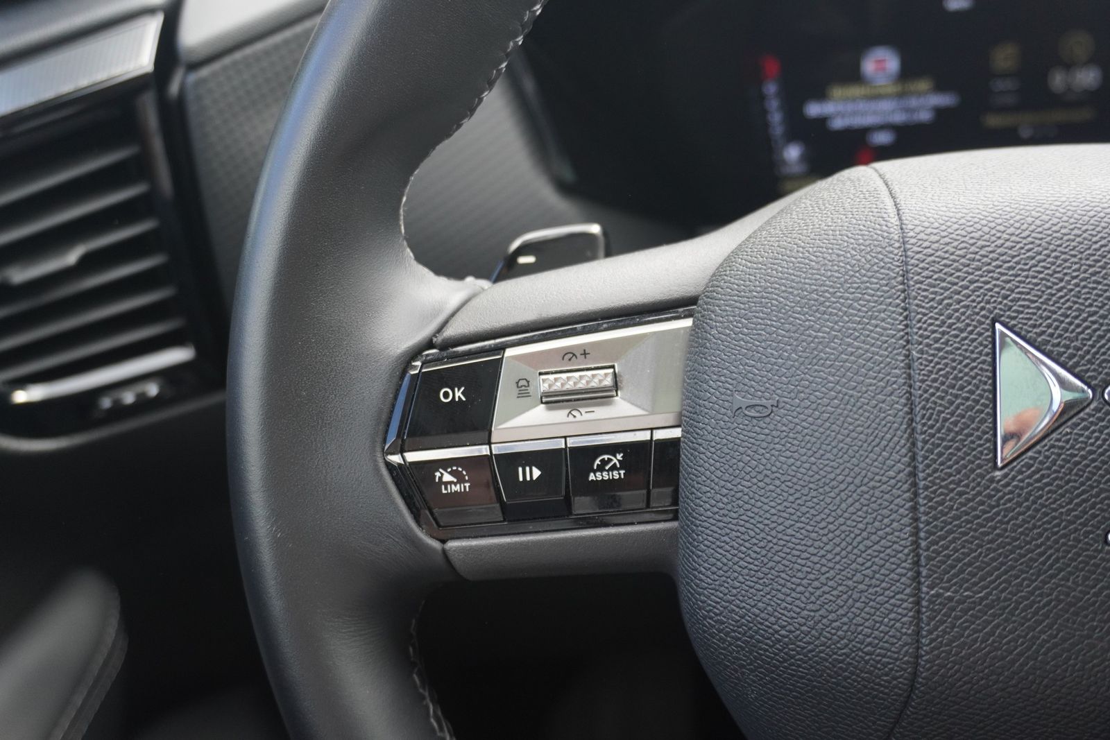 DS Automobiles DS4 PureTech130 Aut. Matrix ACC Navi 360° Pano