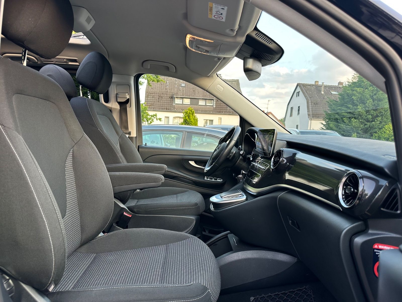 Mercedes-Benz V 300d EDITION Lang - Samsaru's Car Outlet