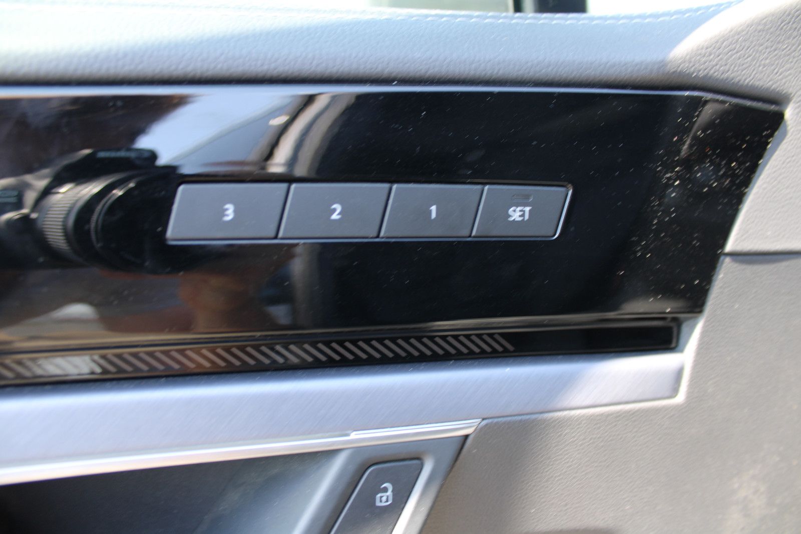 Volkswagen Touareg 3.0 TDI4Motion R-Line/Leder/LED/ACC/AHK