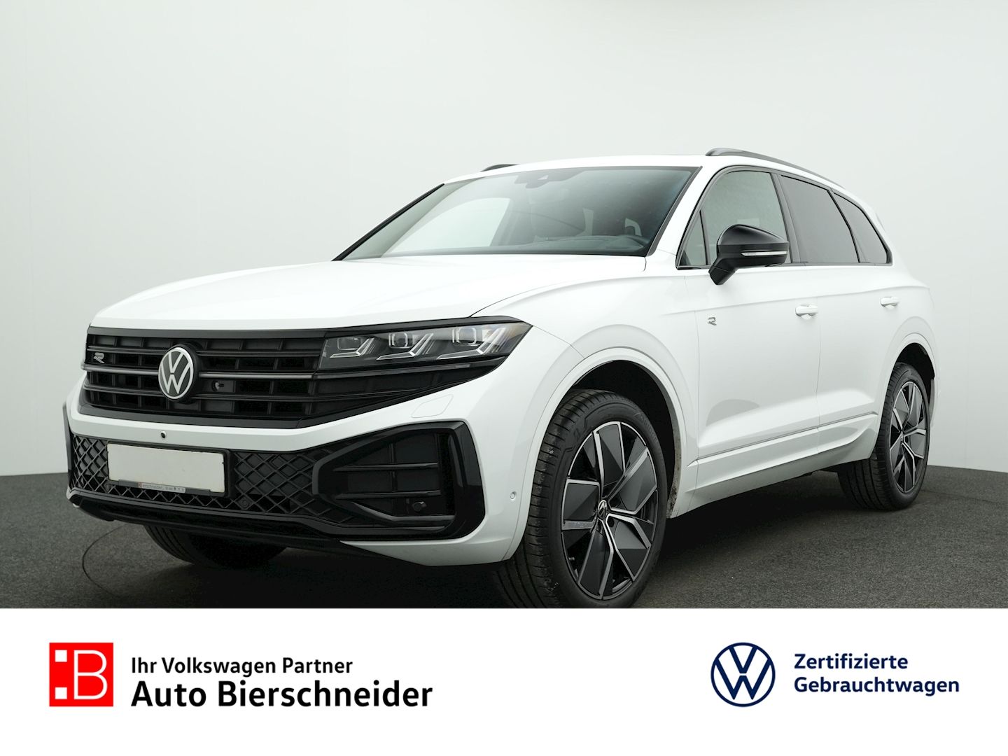 Volkswagen Touareg 3.0 TDI R-line Black - Samsaru's Car Outlet