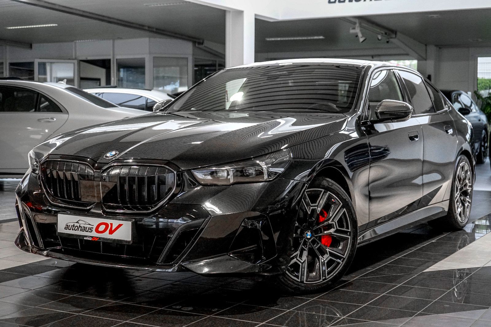 BMW 540xd M Sport Pro*Carbon*3xTV*B&W*HUD*Distr*Pano