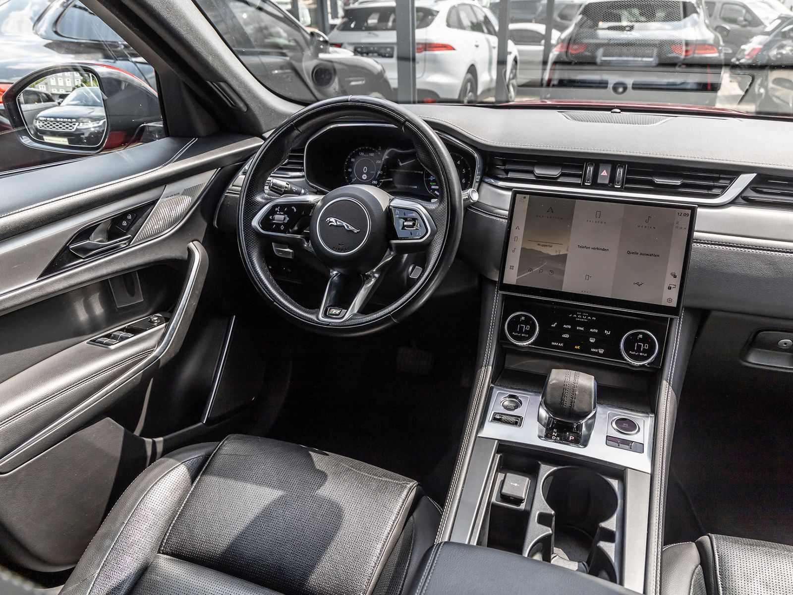 Jaguar F-Pace P400e AWD R-Dynamic AHK NAVI PDC 360°