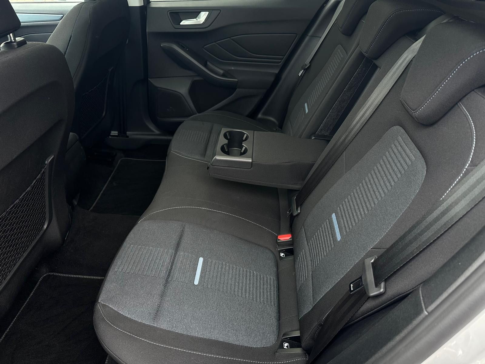 Ford Focus Lim. Active X LED ACC PANO KAMERA AHK