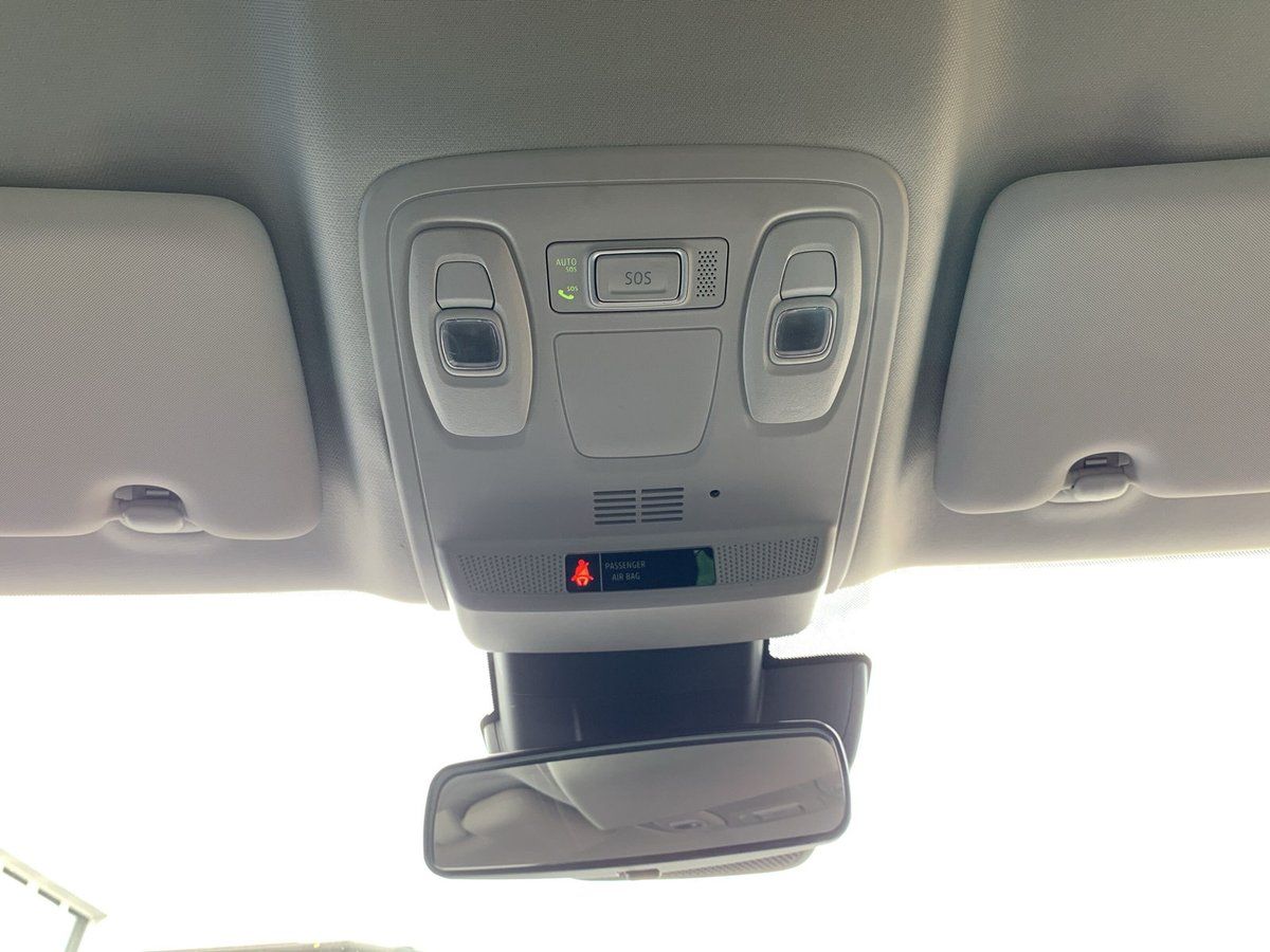 Renault Megane Grandtour ZEN E-TECH Plug-in - Samsaru's Car Outlet
