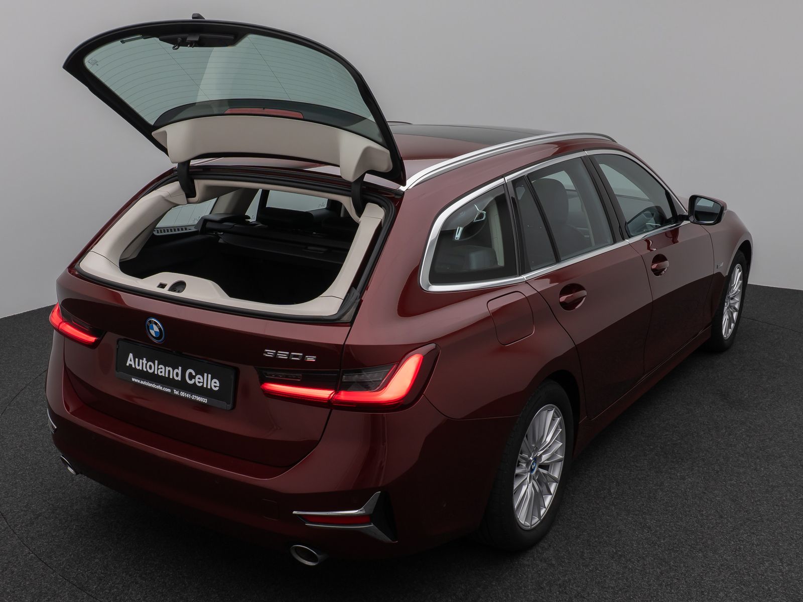 BMW 320e Luxury Line - Samsaru's Car Outlet