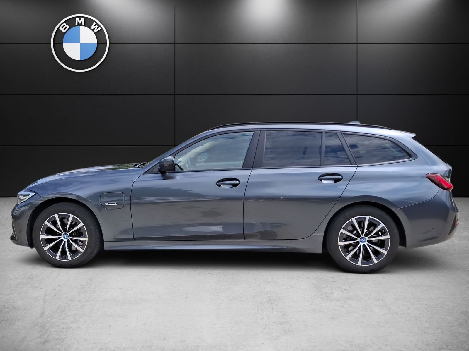 BMW 320e Touring Advantage - Samsaru's Car Outlet