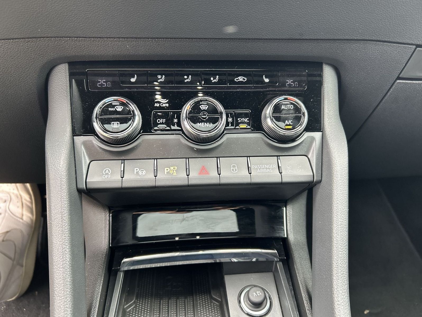 Skoda Karoq 2.0 TSI Sportline Pano Matrix ACC AHK LED