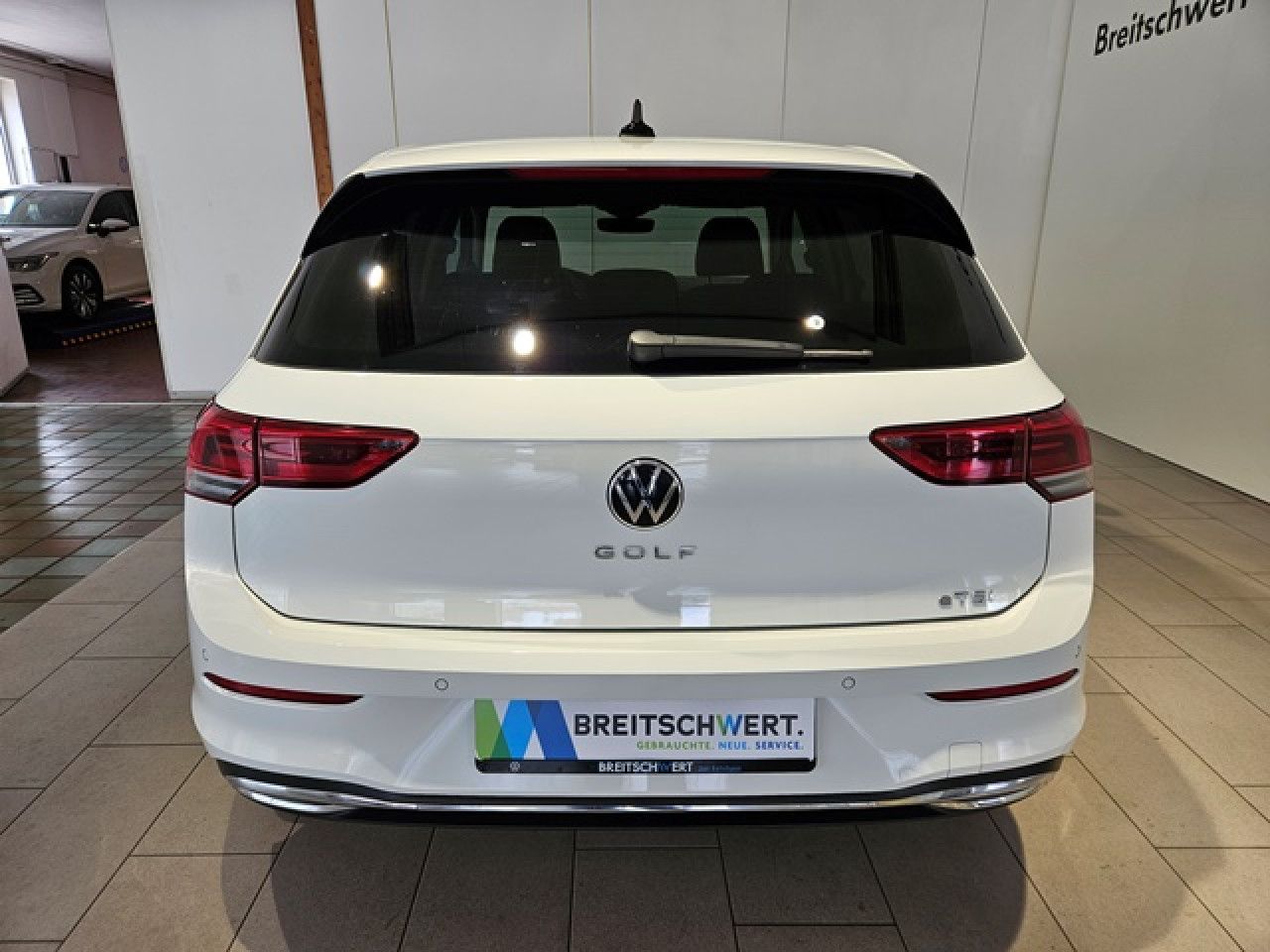Volkswagen Golf 1.5 eTSI Move DSG - Samsaru's Car Outlet