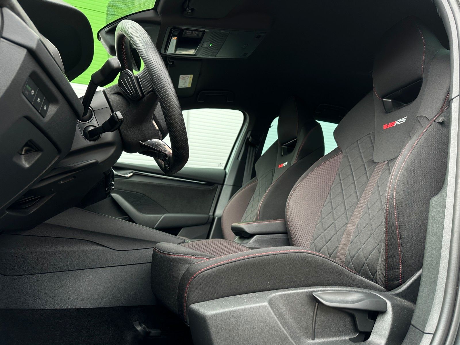 Skoda Octavia Combi RS 2.0TSi DSG - Samsaru's Car Outlet