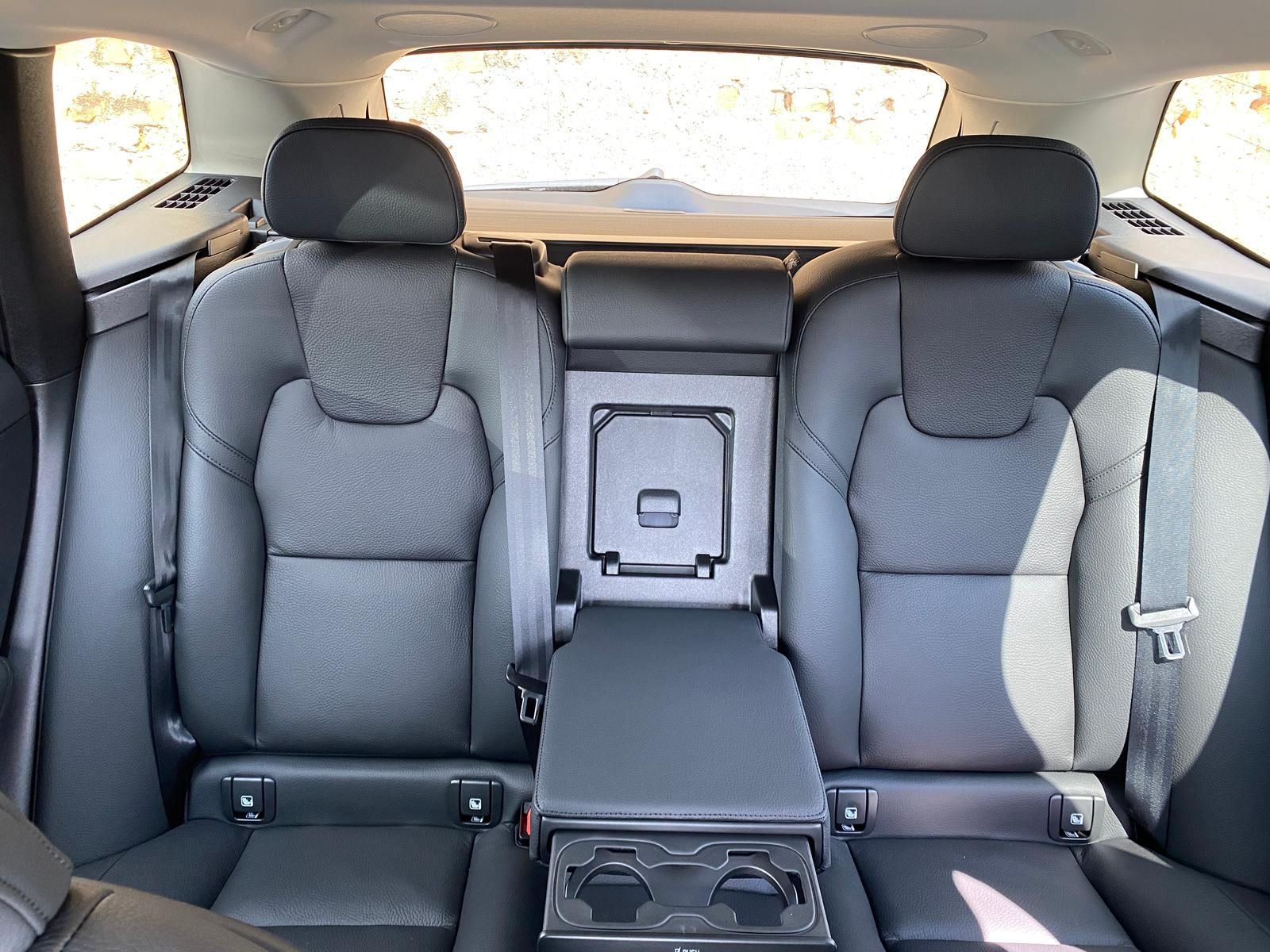 Volvo XC60 B4 AWD Plus Bright 20" 4xSHZ ACC LED STHZ