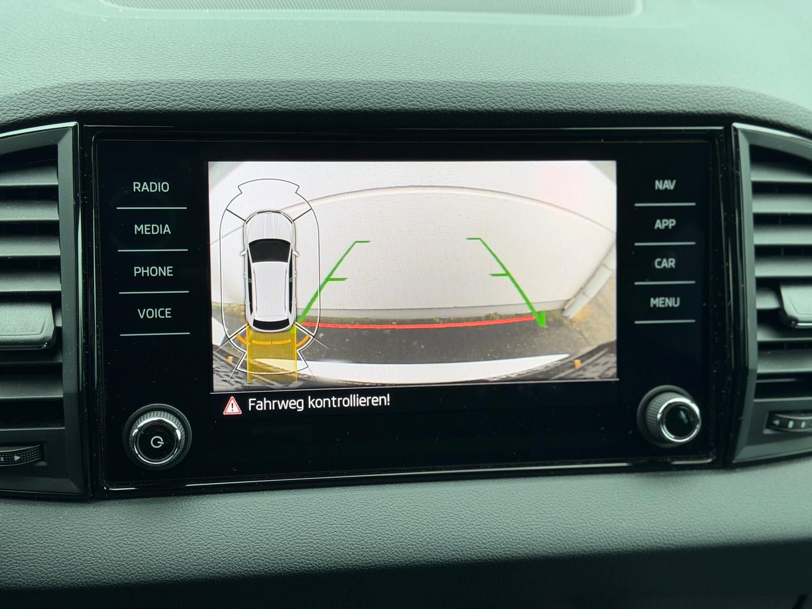 Skoda Karoq 1.5 TSI DSG Sportline AHK|NAVI|El.Heckklap