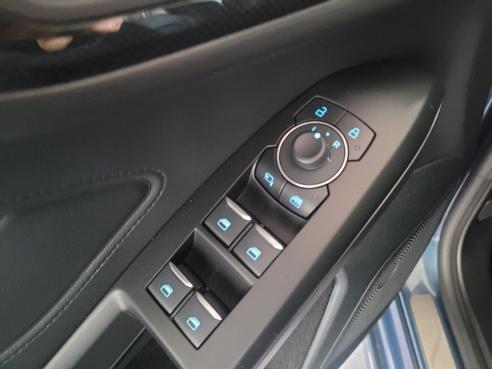Ford Focus EcoBoost mHEV Autom. ST-Line X m. ACC/LED