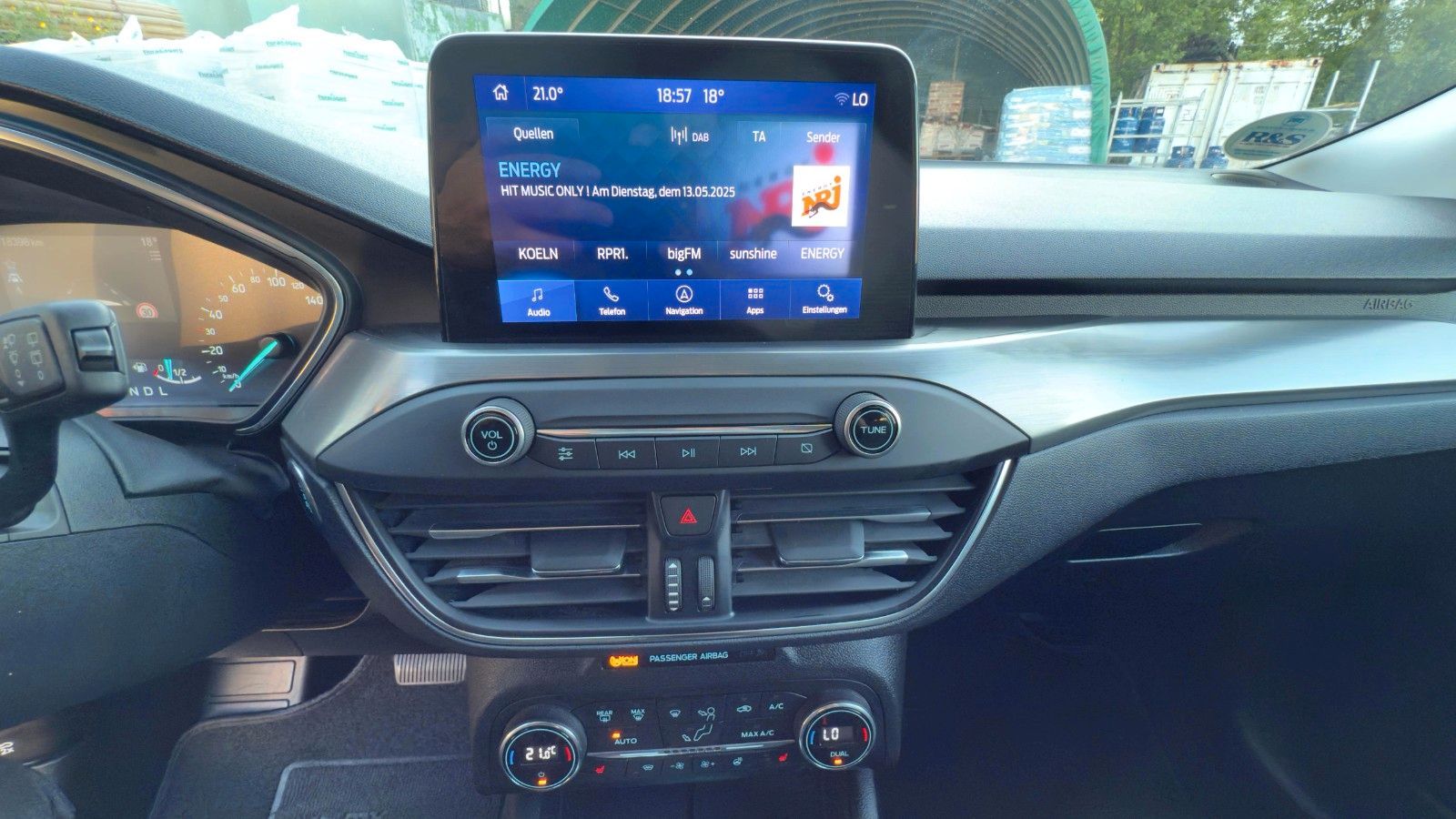 Ford Focus 2,0 - Samsaru's Car Outlet