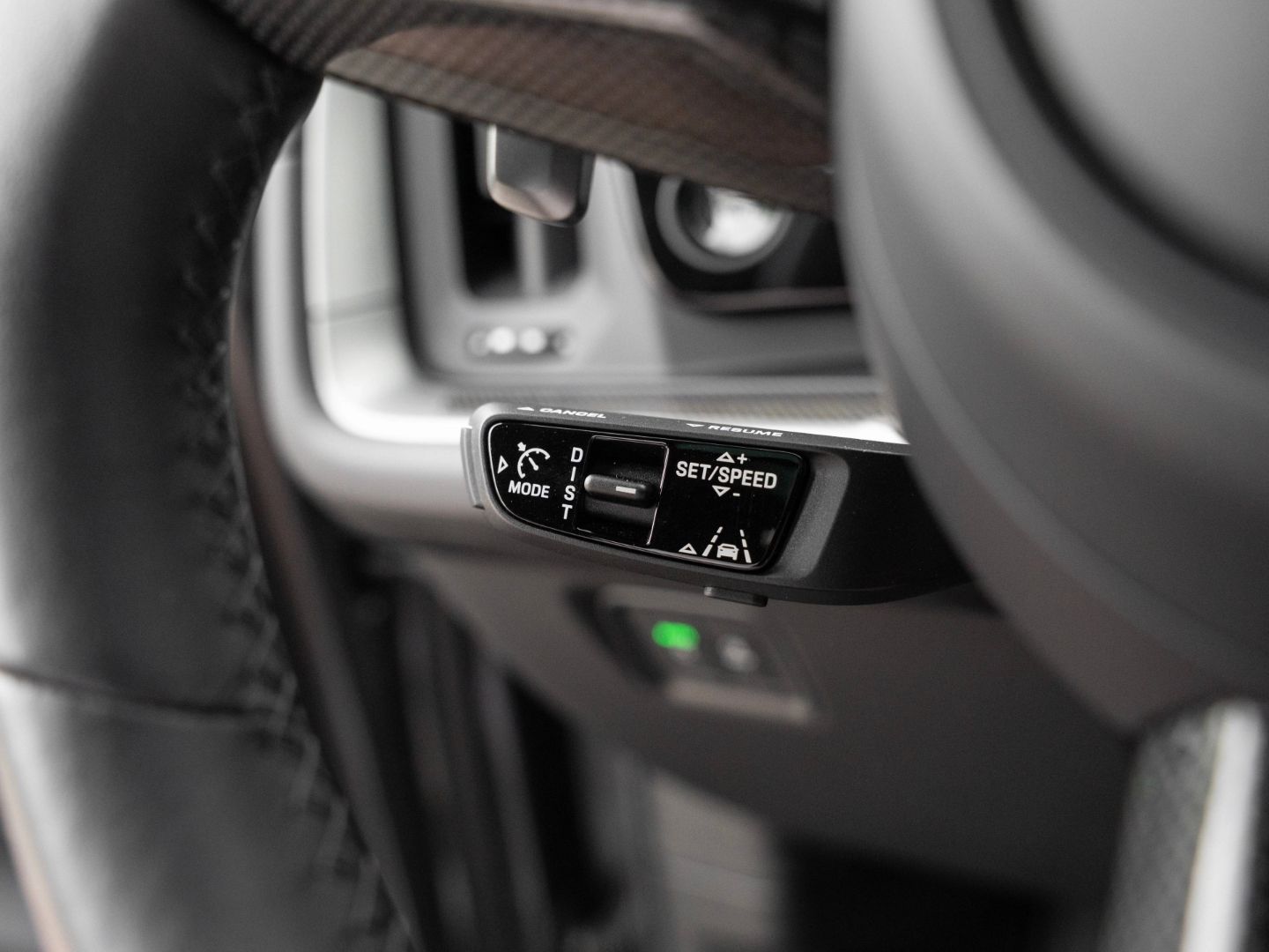 Porsche Cayenne Turbo E-Hybrid PDCC Carbon Design Paket