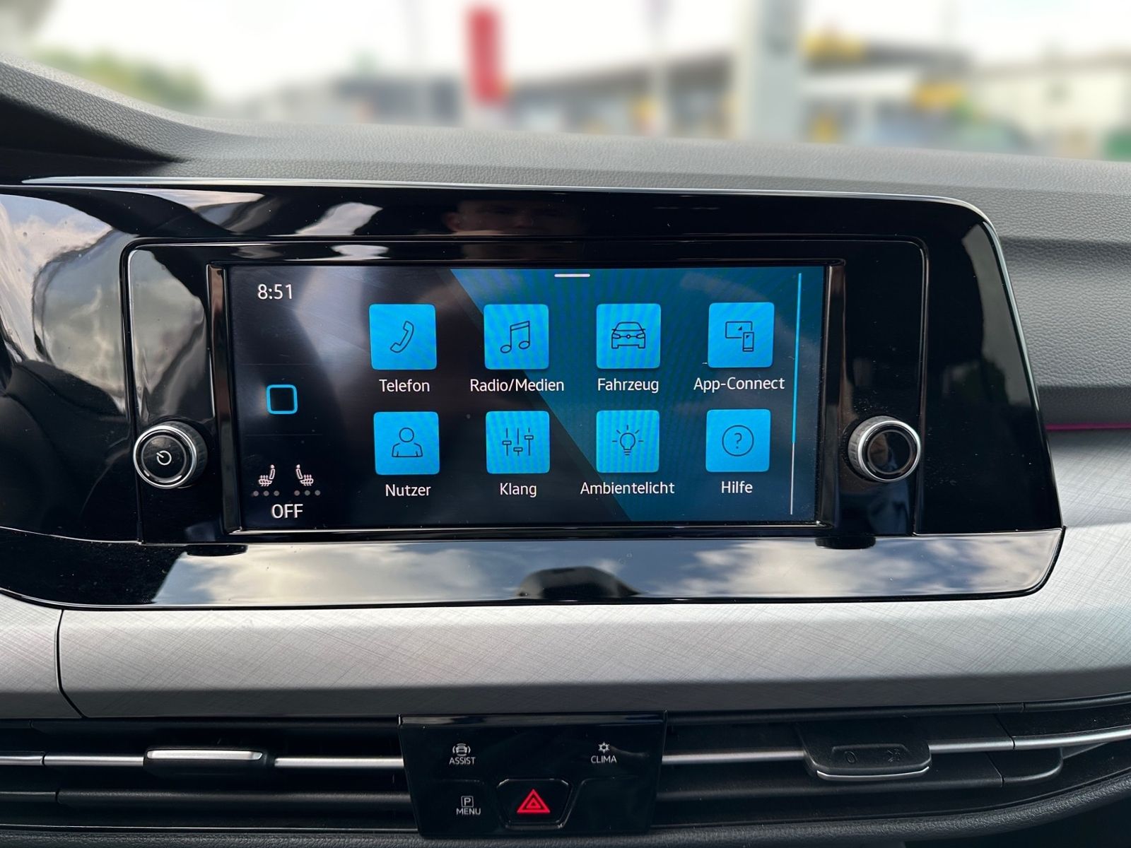 Volkswagen Golf VIII Variant 2.0 TDI LIFE - Samsaru's Car Outlet
