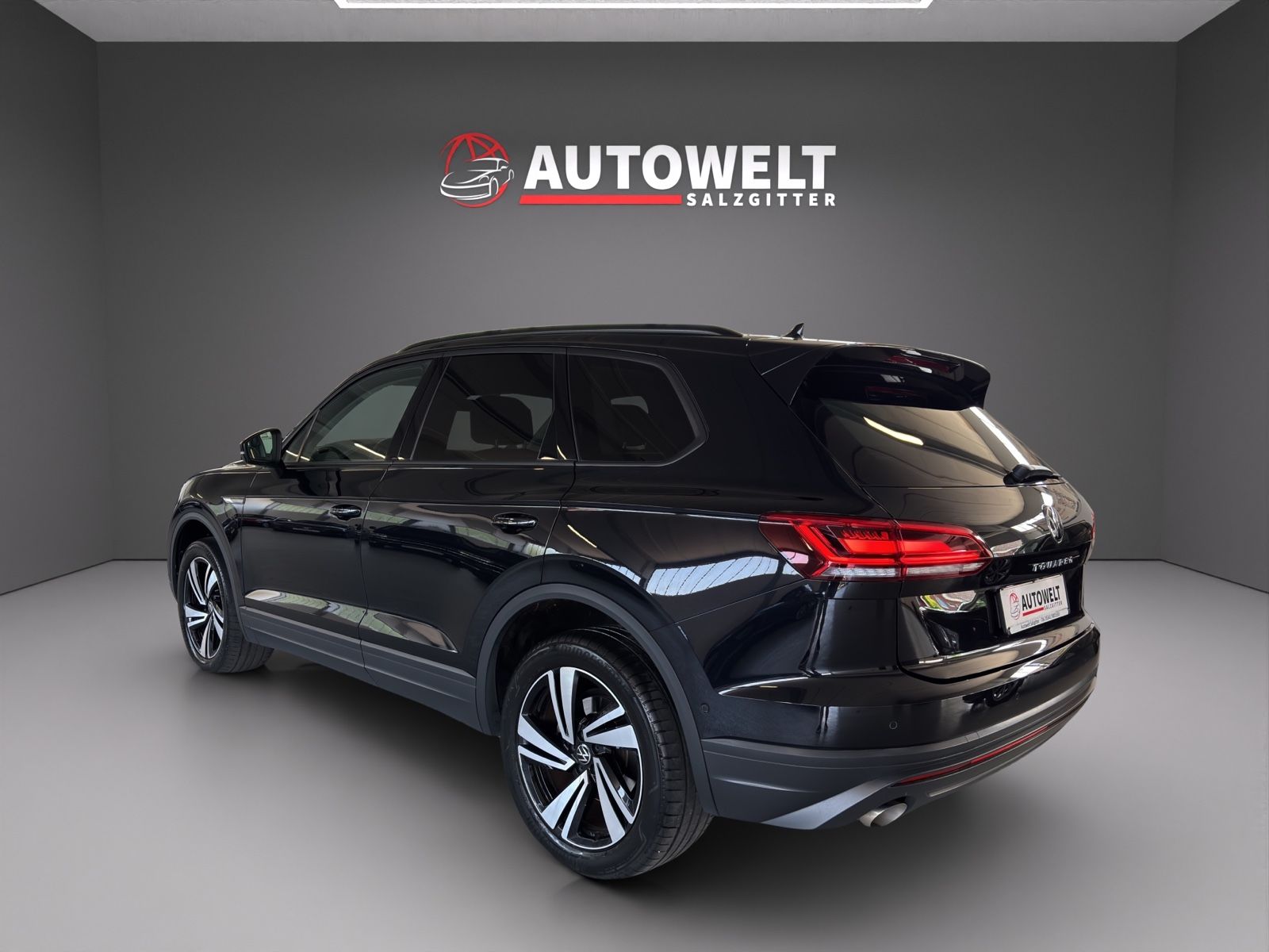 Volkswagen Touareg 3.0 TDI 4Motion - Samsaru's Car Outlet