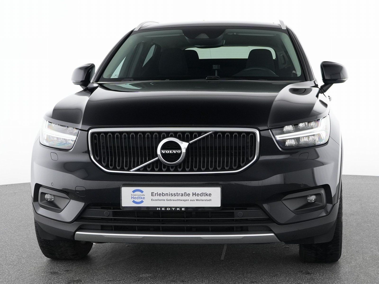 Volvo XC40 B4 Benzin Momentum Pro - Samsaru's Car Outlet