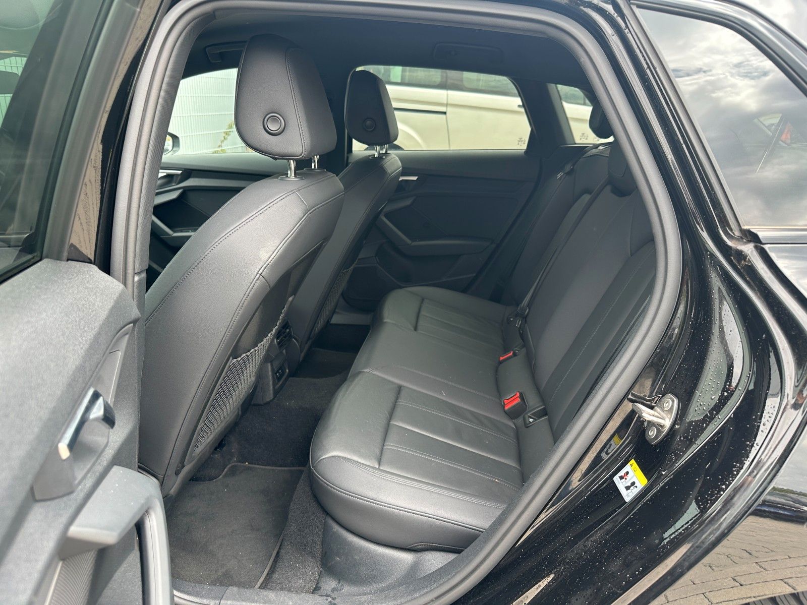 Audi A3 Sportback 35 TFSI LEDER,NAVI,SPUR,ABSTAND,