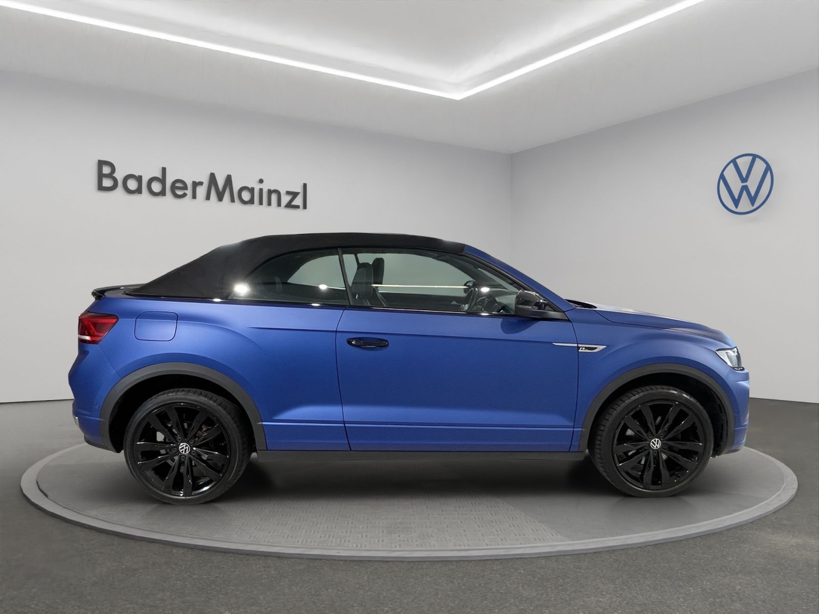 Volkswagen T-Roc R-Line 1.5 l TSI - Samsaru's Car Outlet