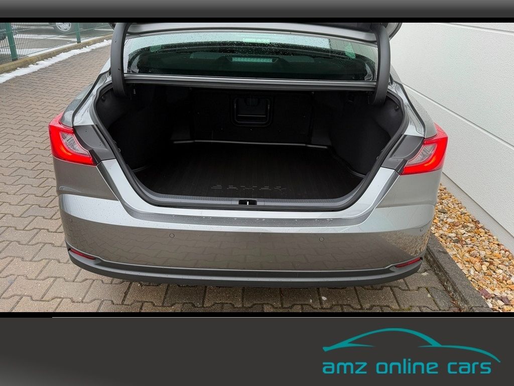 Toyota Camry 2.5 Hybrid Executive Navi*Kamera*LED