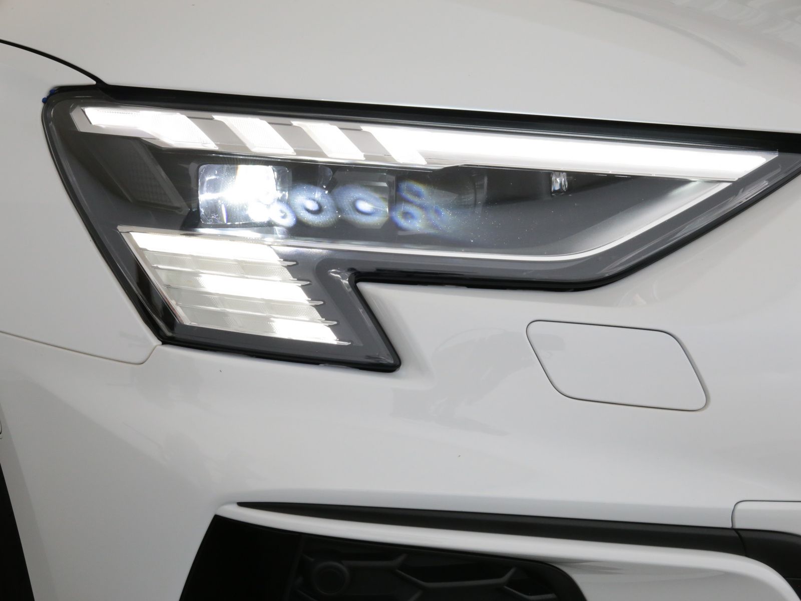 Audi A3 Sportback 40 TFSI e S line - Samsaru's Car Outlet