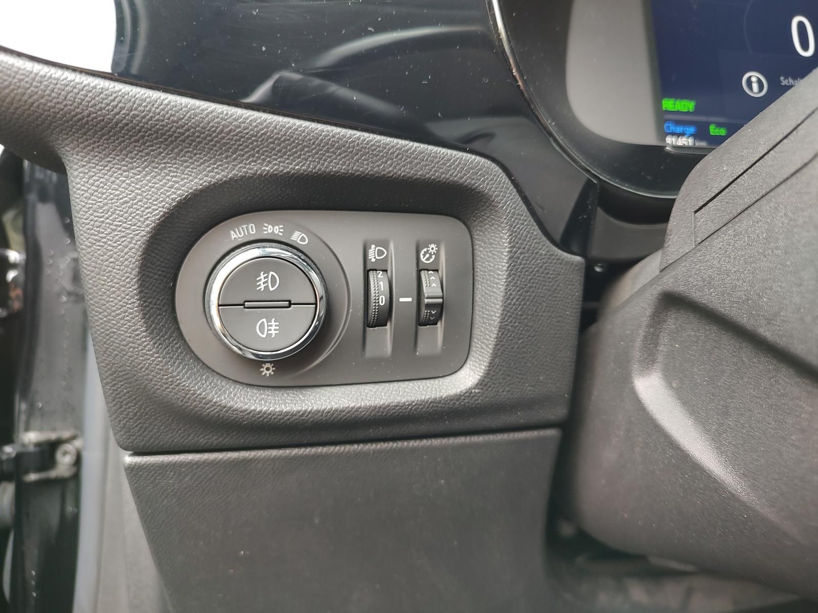 Opel Corsa F e Elegance - Samsaru's Car Outlet