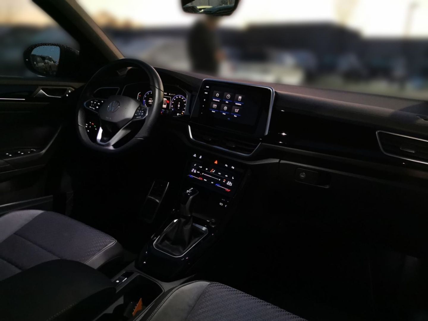 Volkswagen T-Roc R-Line - Samsaru's Car Outlet