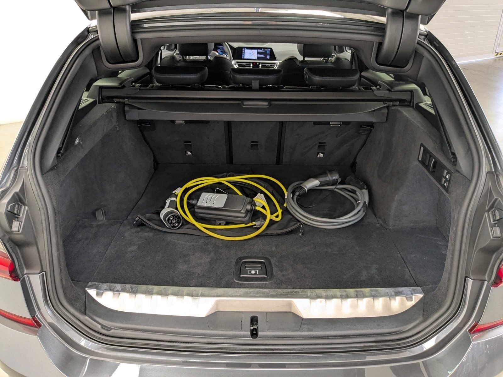 BMW 330e xDrive M Sport Laser ACC 360° HuD HiFi 19''