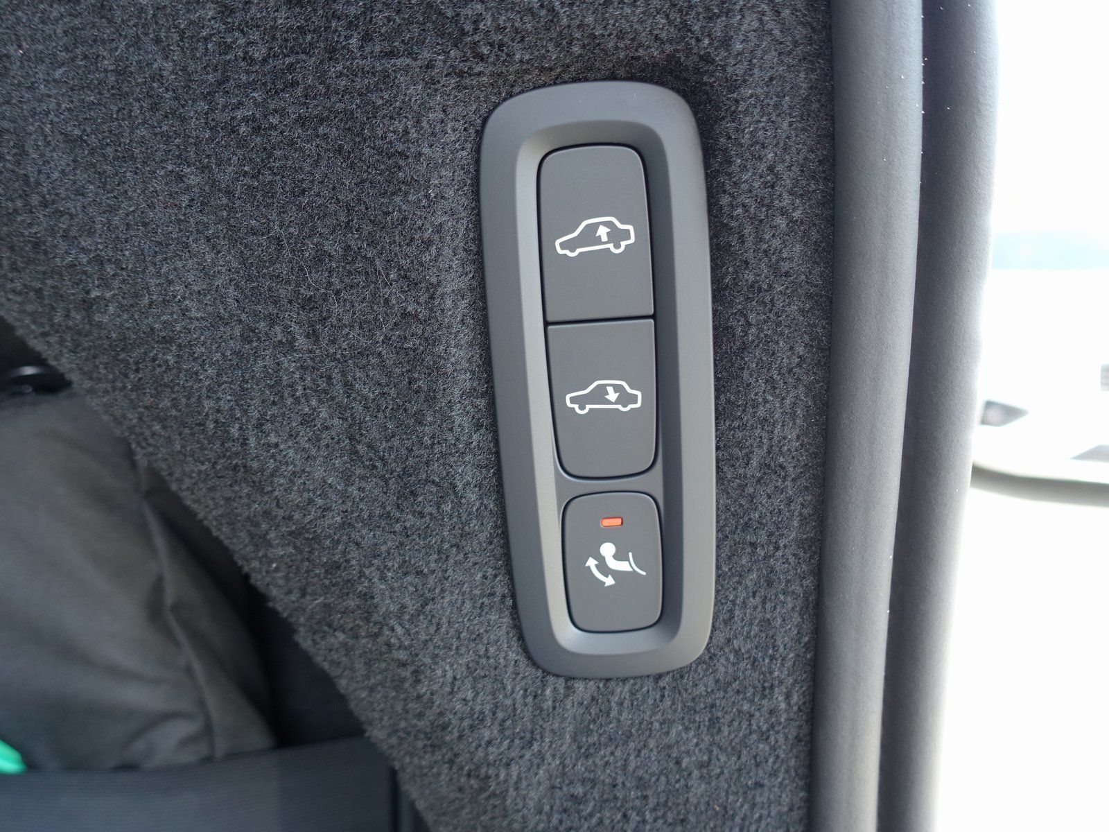 Volvo XC90 Plus Bright T8 Recharge AWD - Samsaru's Car Outlet