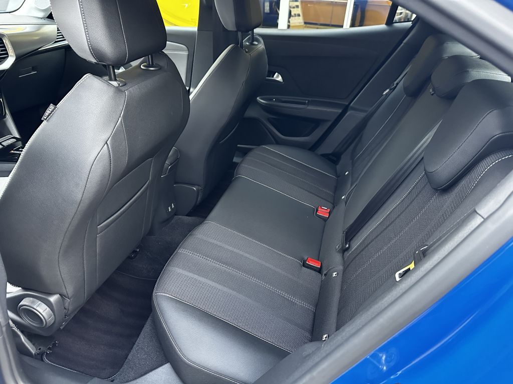 Opel Mokka-e Elegance - Samsaru's Car Outlet