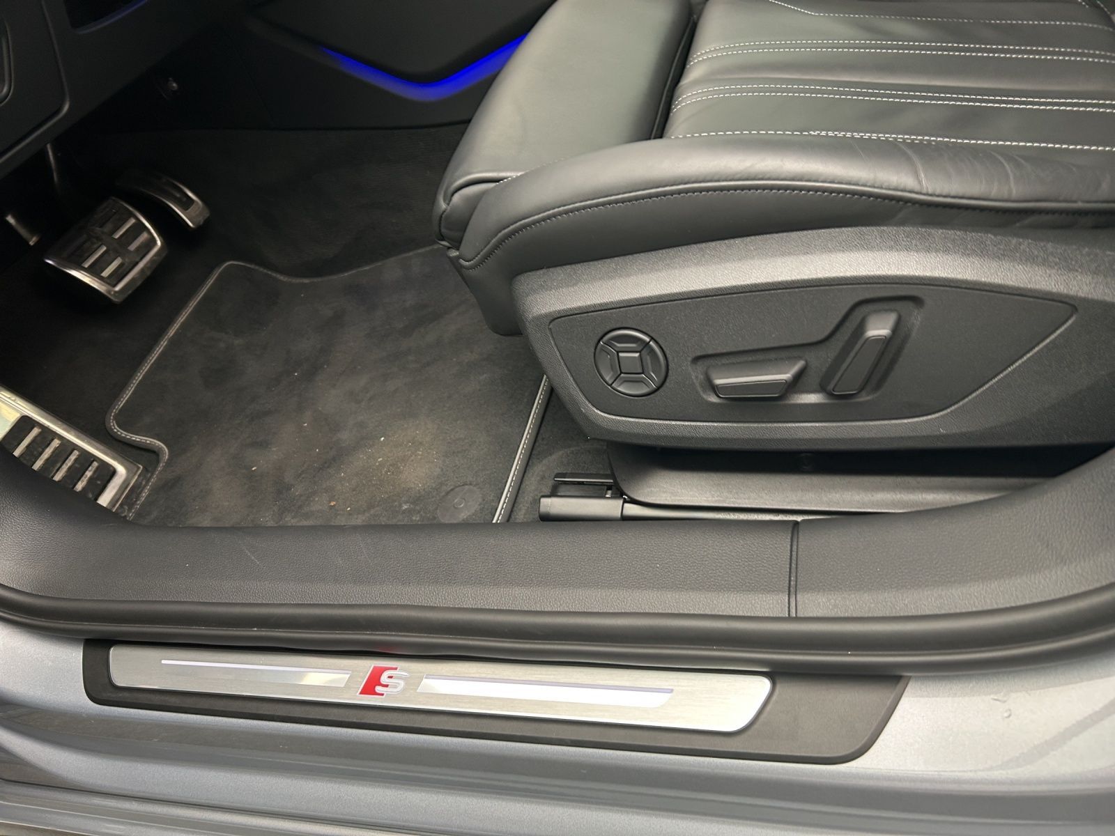 Audi A6 Avant 45 TFSI S-LINE*NAVI-PLUS*MATRIX*HUD*AHK