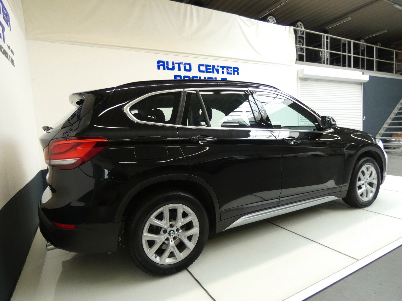 BMW X1 xDrive 20 i xLine - Samsaru's Car Outlet