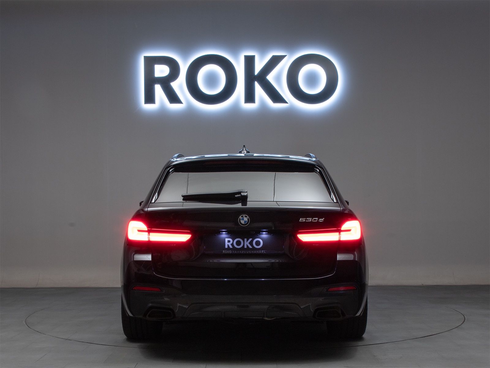 BMW 530d Touring M-Sport 360°StandH.HuD Laser H&K...