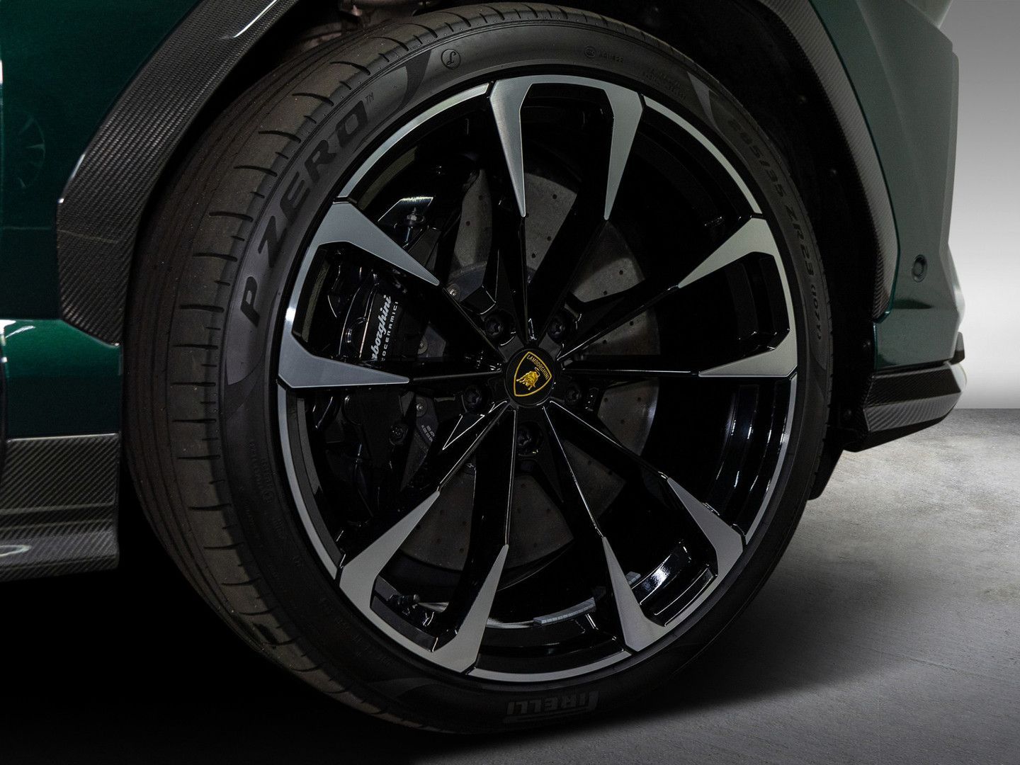 Lamborghini Urus - Samsaru's Car Outlet