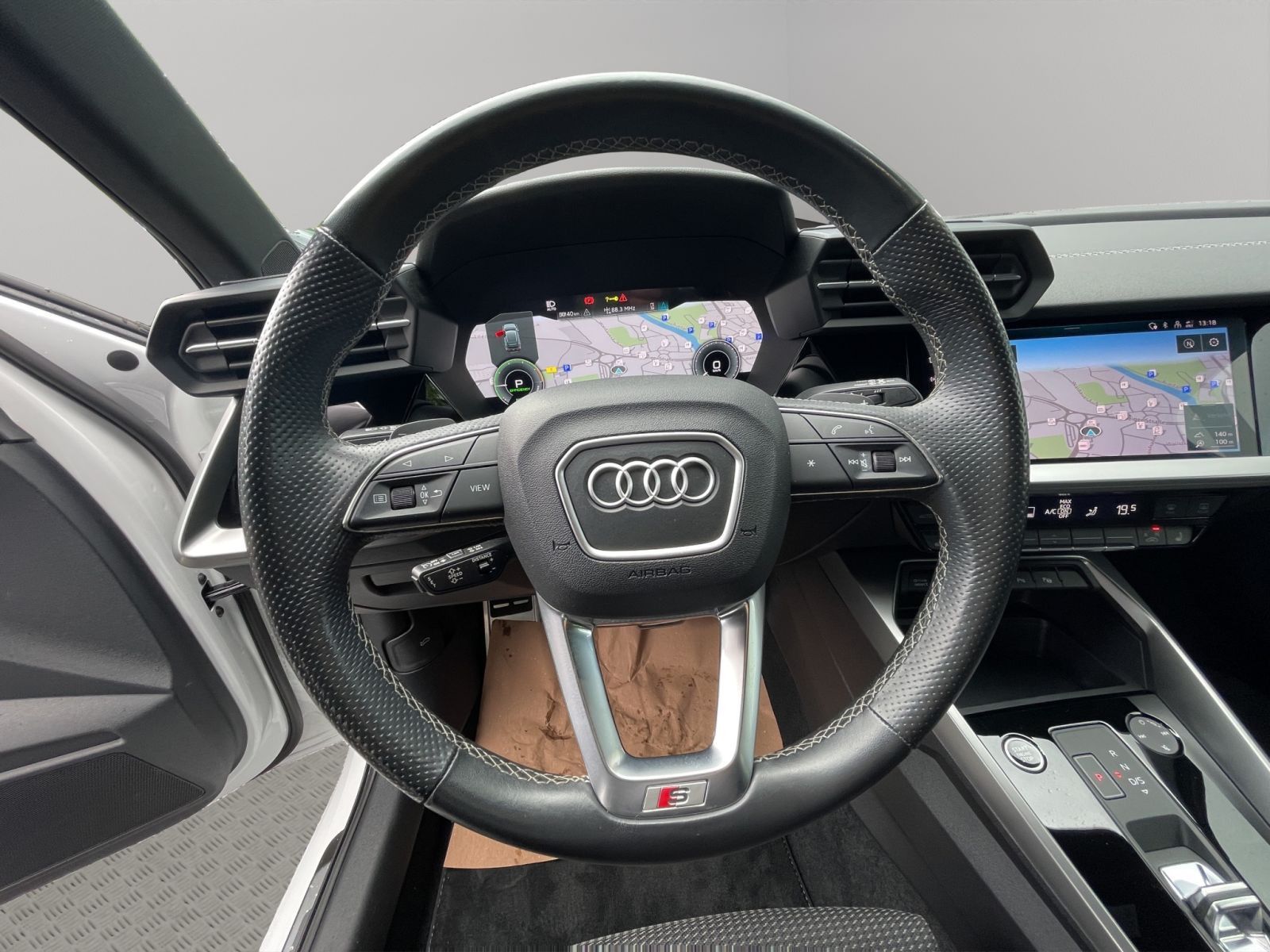 Audi A3 SB 45 TFSI e S line LED Navi Kamera Leder