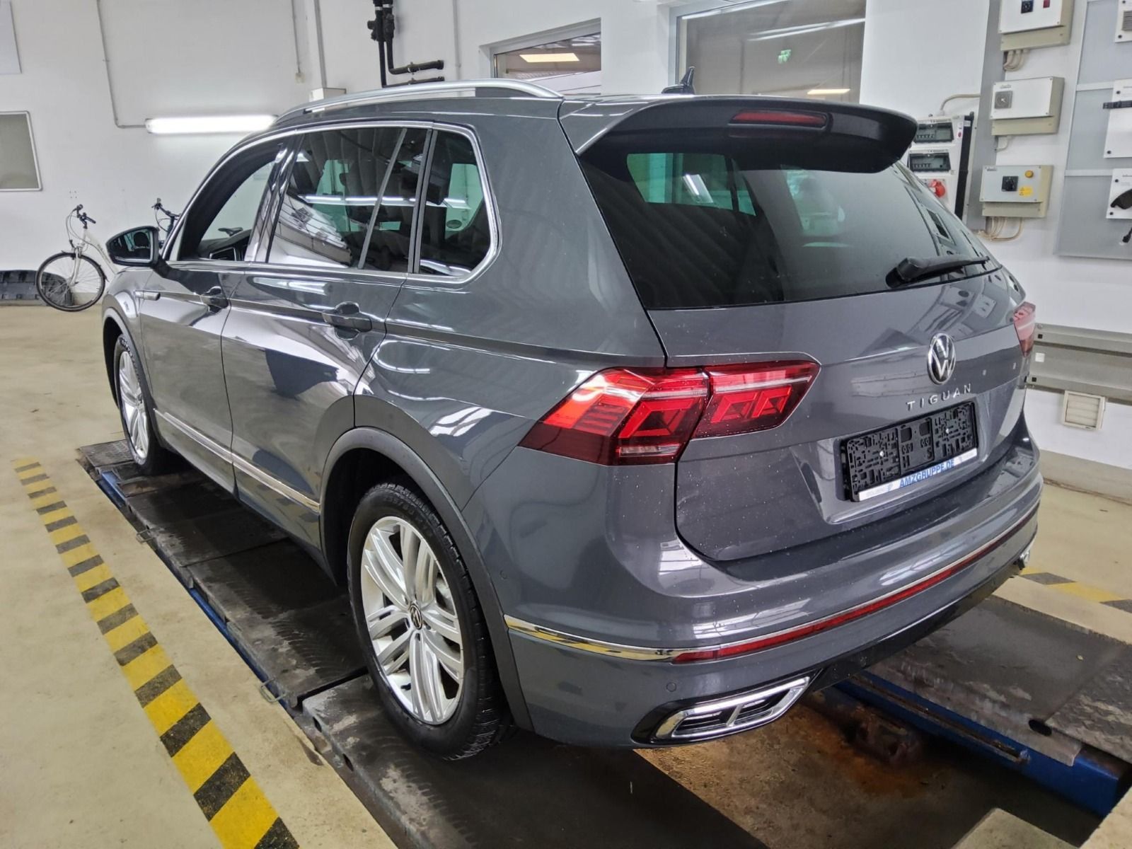 Volkswagen Tiguan 2.0 TDI R-Line 4Motion*AHK*LED-Matrix*