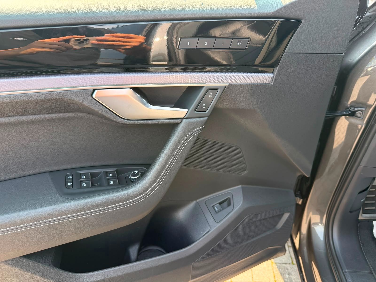 Volkswagen Touareg R-Line 4M MATRIX*LEDER*AHK*LUFT*360°
