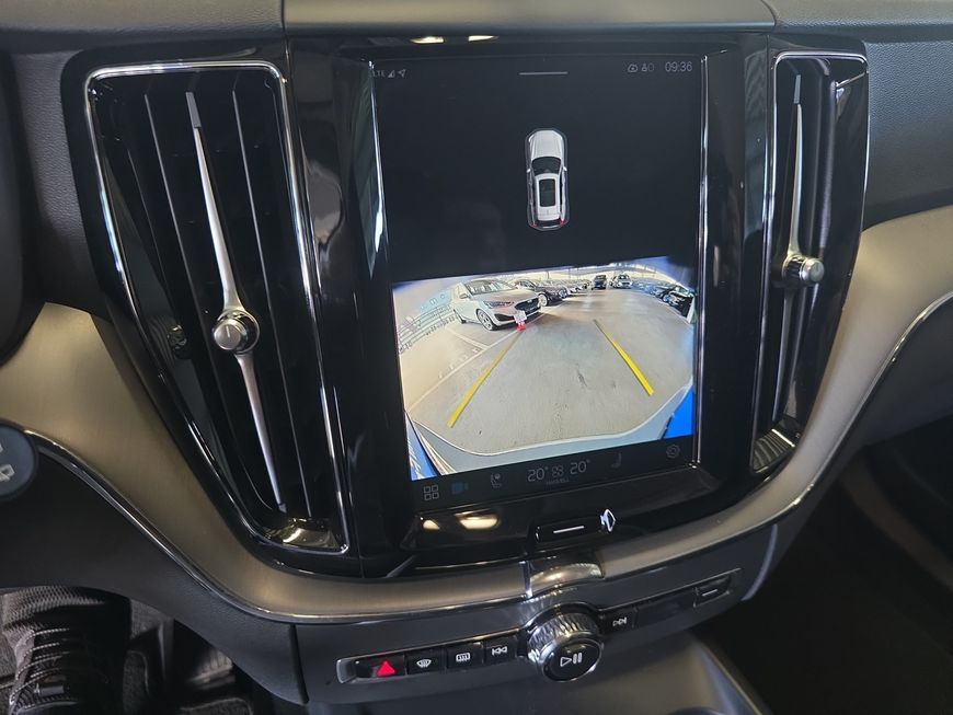 Volvo XC60 B5 B AWD Core