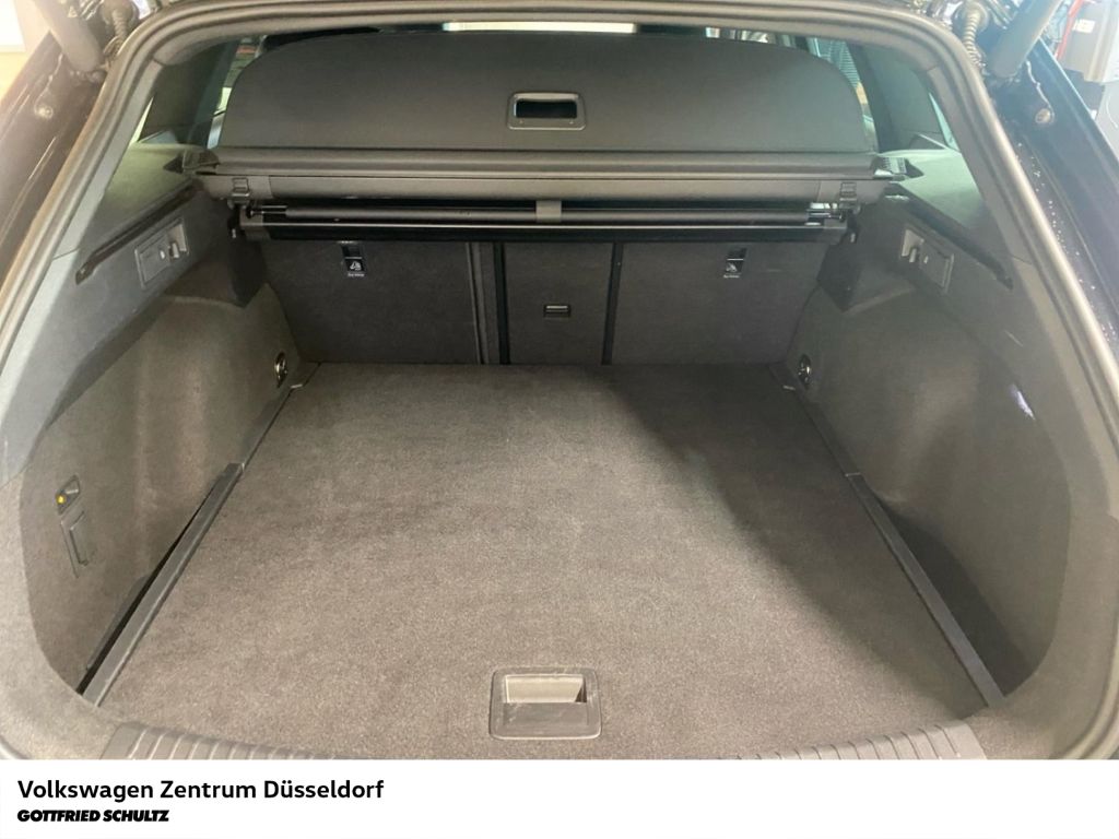 Seat Leon Sportstourer 2.0 TDI DSG Kamera Navi Sitzhe