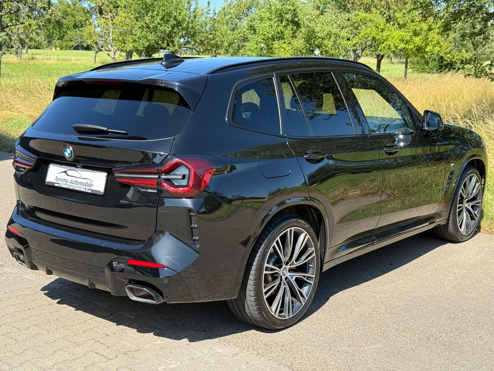 BMW X3 xDrive 30 d M Sport Pano Laser HeadUp AHK 21"