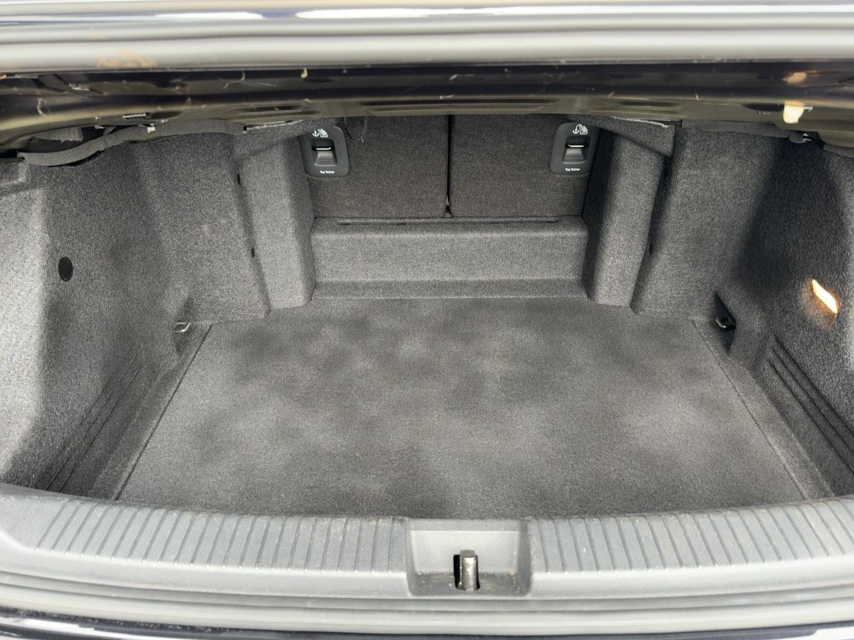 Volkswagen T-Roc 1.5 TSI DSG R-Line - Samsaru's Car Outlet