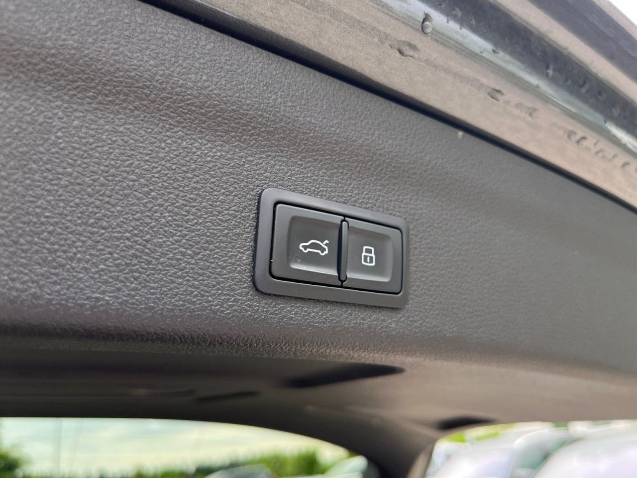 Audi A6 Avant 55 TFSI e quattro S line - Samsaru's Car Outlet
