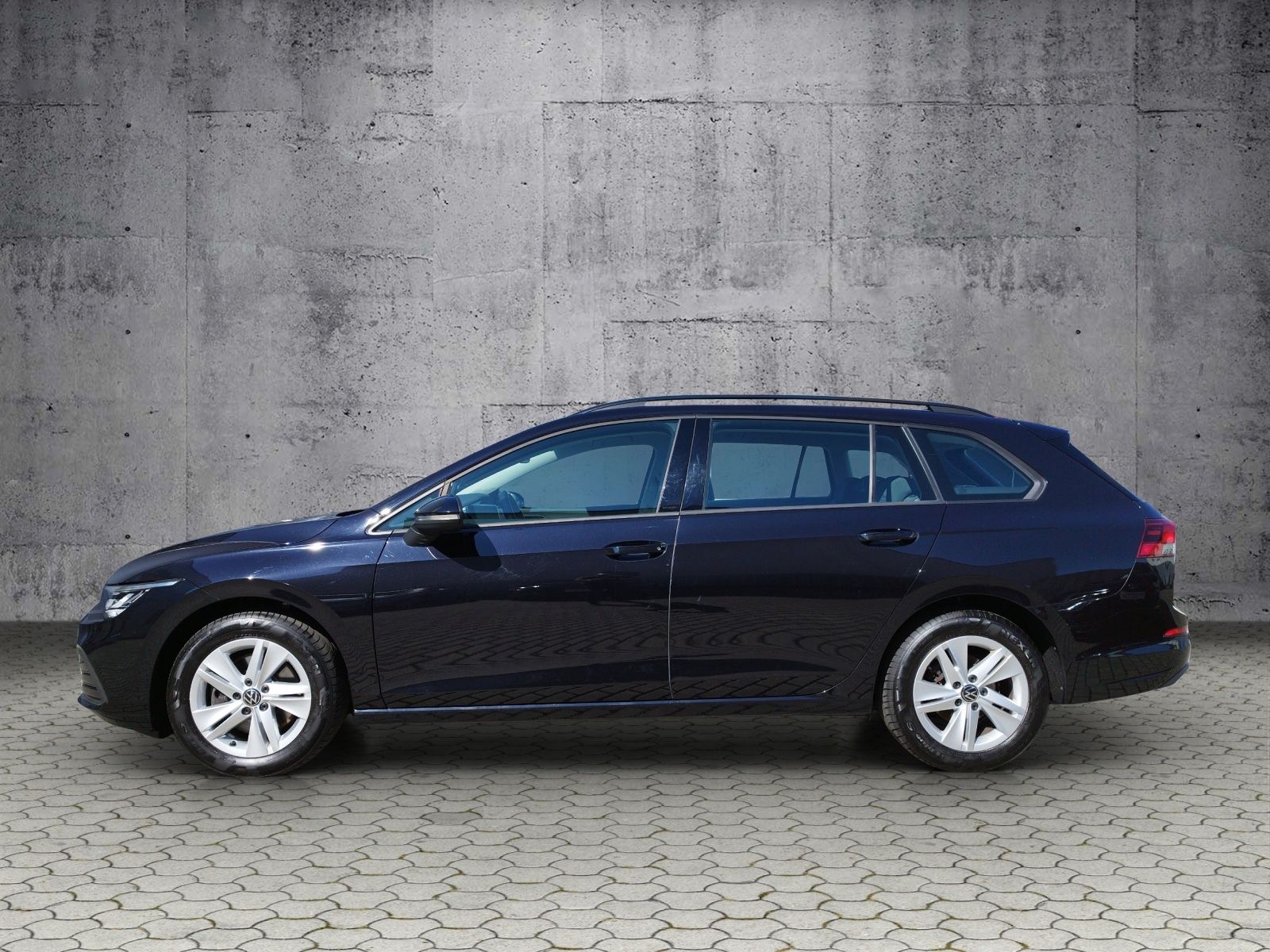 Volkswagen Golf VIII Variant Life 2.0 TDI DSG - Samsaru's Car Outlet