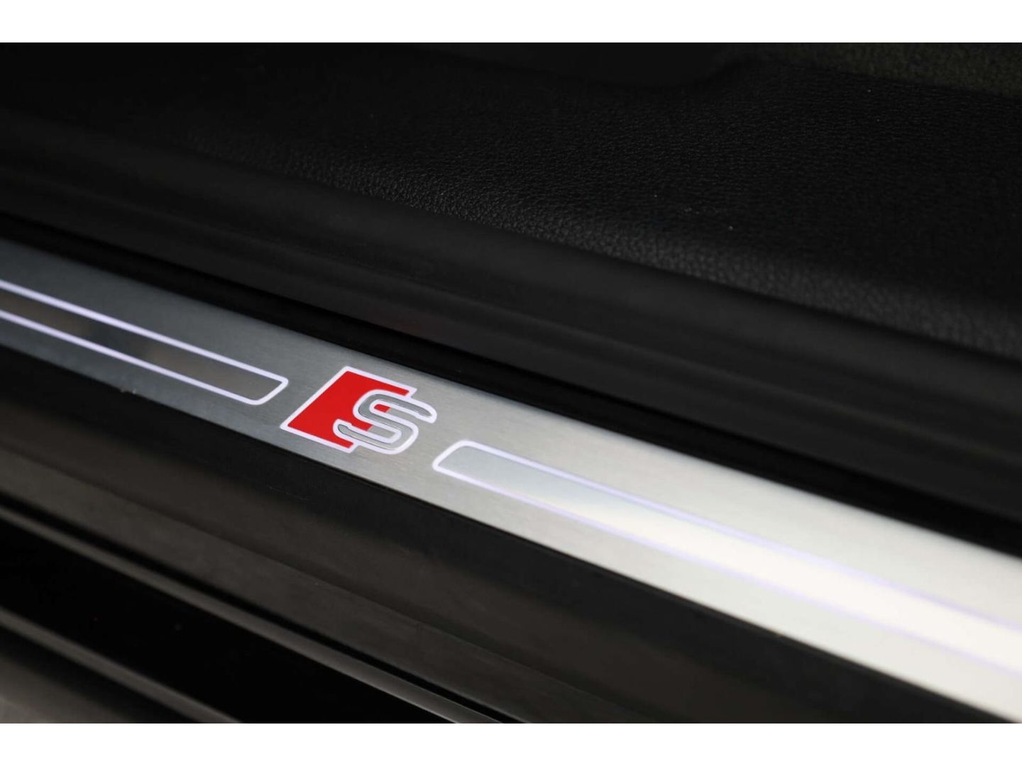 Audi Q3 35 TDI quattro S line - Samsaru's Car Outlet