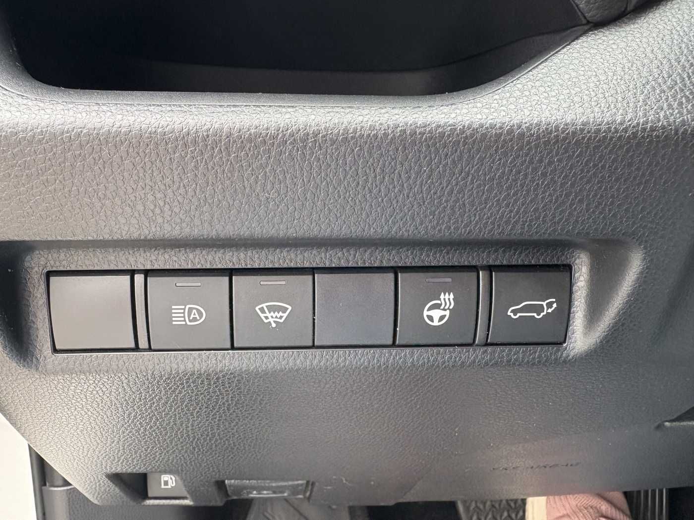 Toyota RAV4 Hybrid - Samsaru's Car Outlet