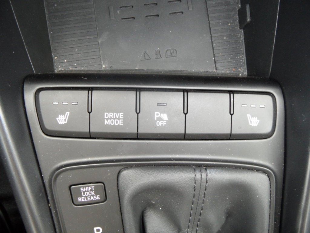 Hyundai i20 1.0 T-GDI Trend - Samsaru's Car Outlet