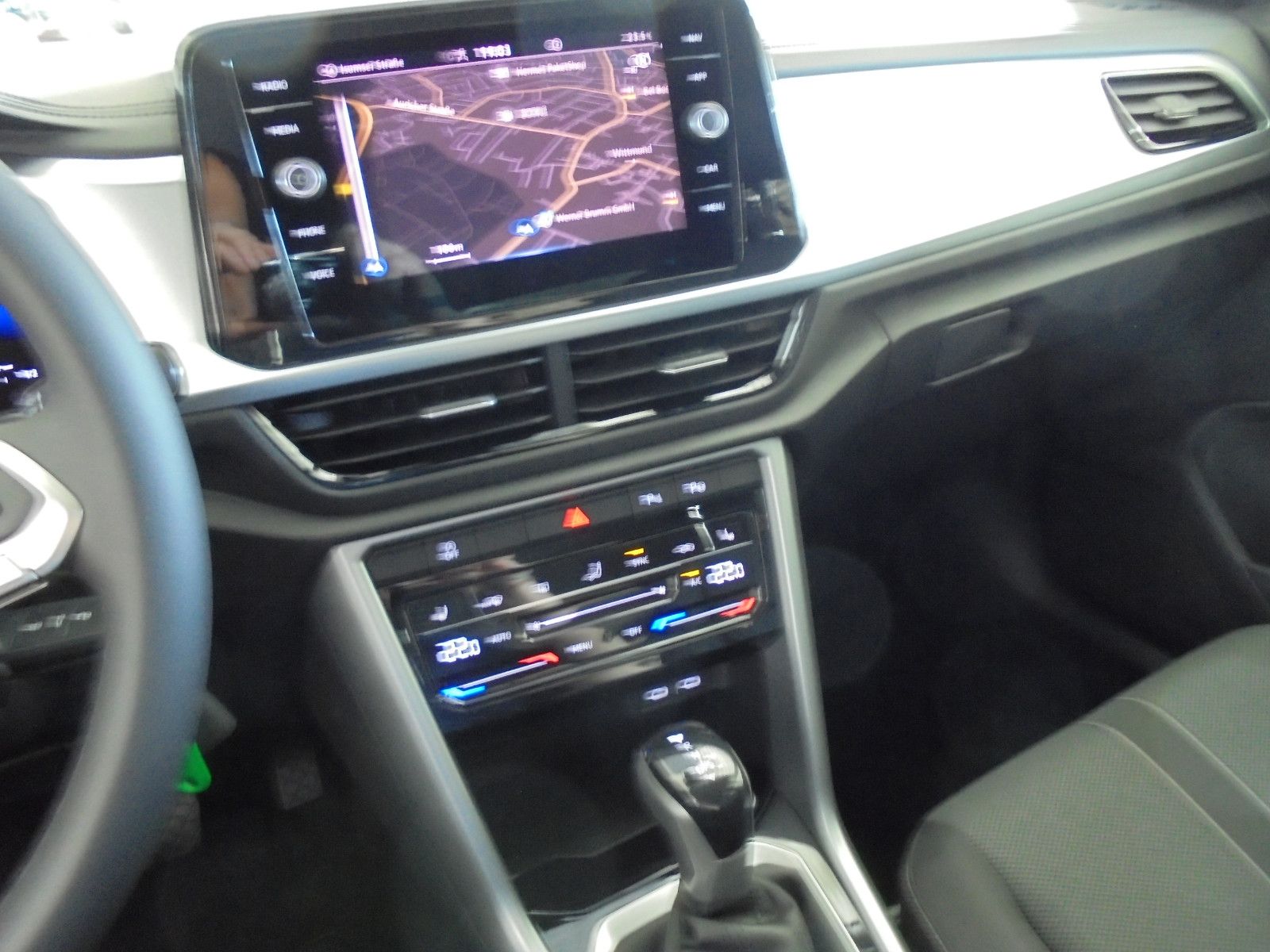Volkswagen T-Roc TDI DSG Life - Samsaru's Car Outlet