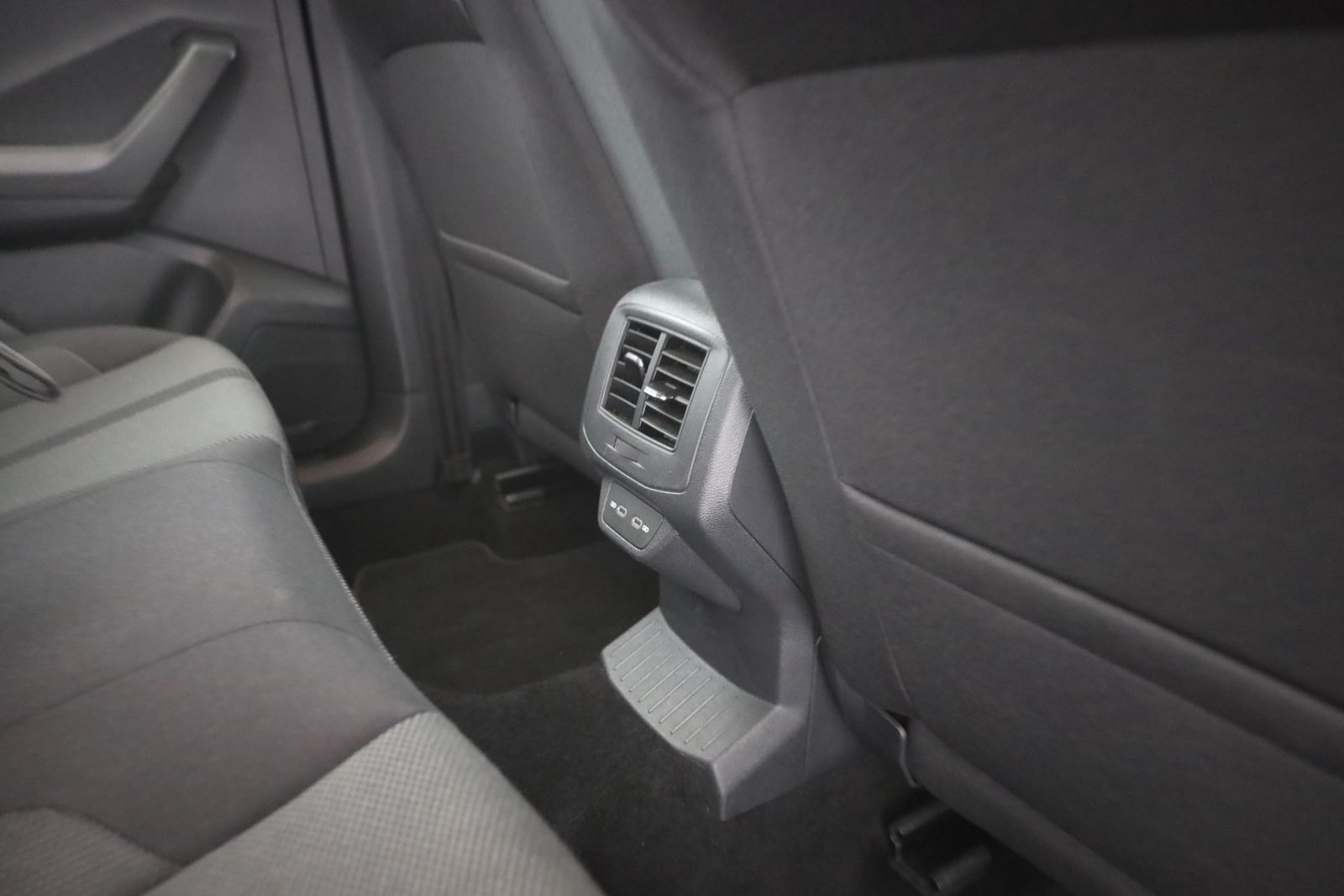 Volkswagen T-Roc 1.5 TSI DSG - Samsaru's Car Outlet