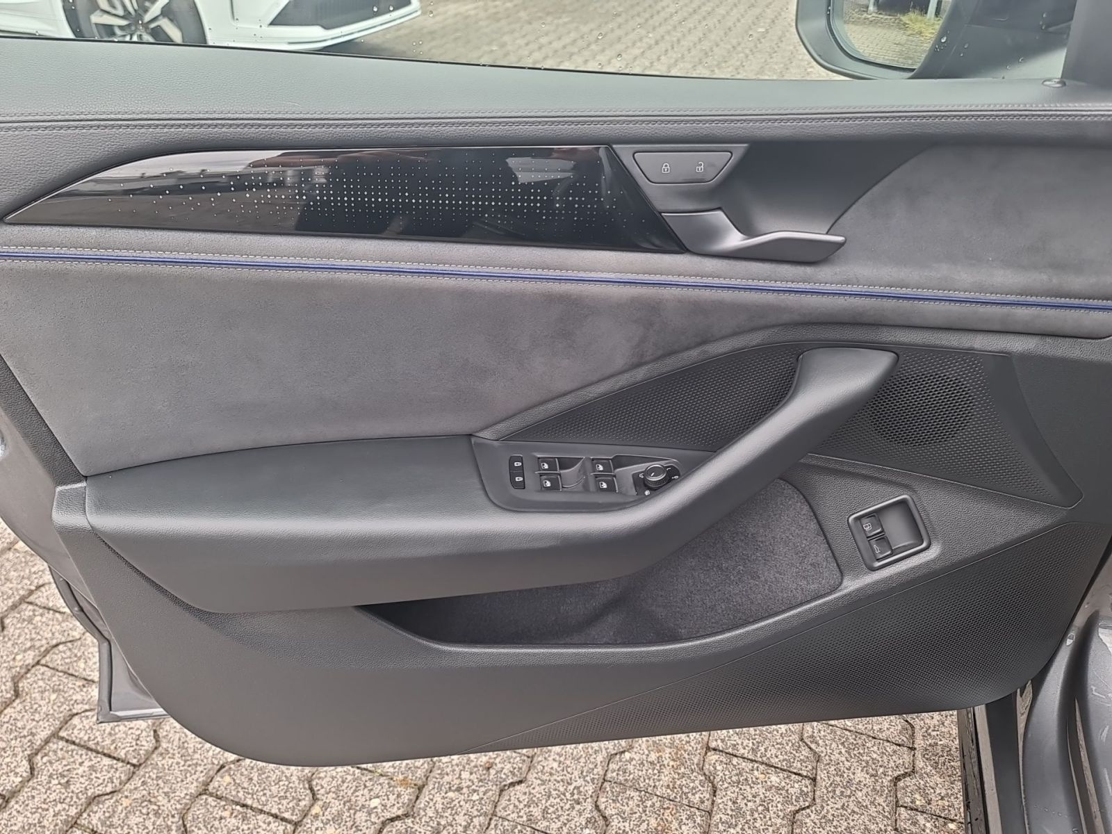 Volkswagen Passat Variant 1.5 TSI eHybrid DSG R-LINE SIGNAT