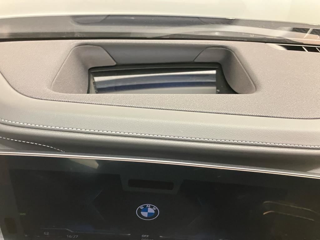 BMW 740d xDr M Sport Pro SkyLounge+TheatreScreen+AHK